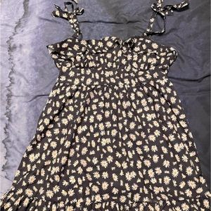 Cute floral flowy dress, size large
